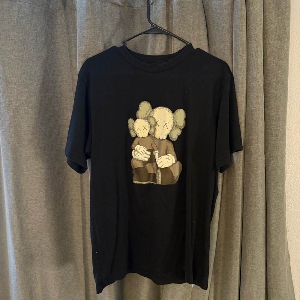KAWS x Uniqlo UT Short Sleeve Graphic T-shirt (US Sizing)